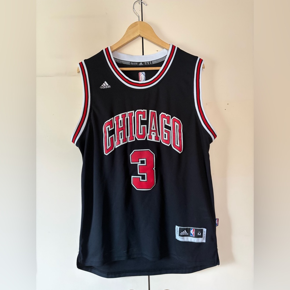 Men’s Adidas Chicago Bulls Dwayne Wade Jersey - SIZE MEDIUM